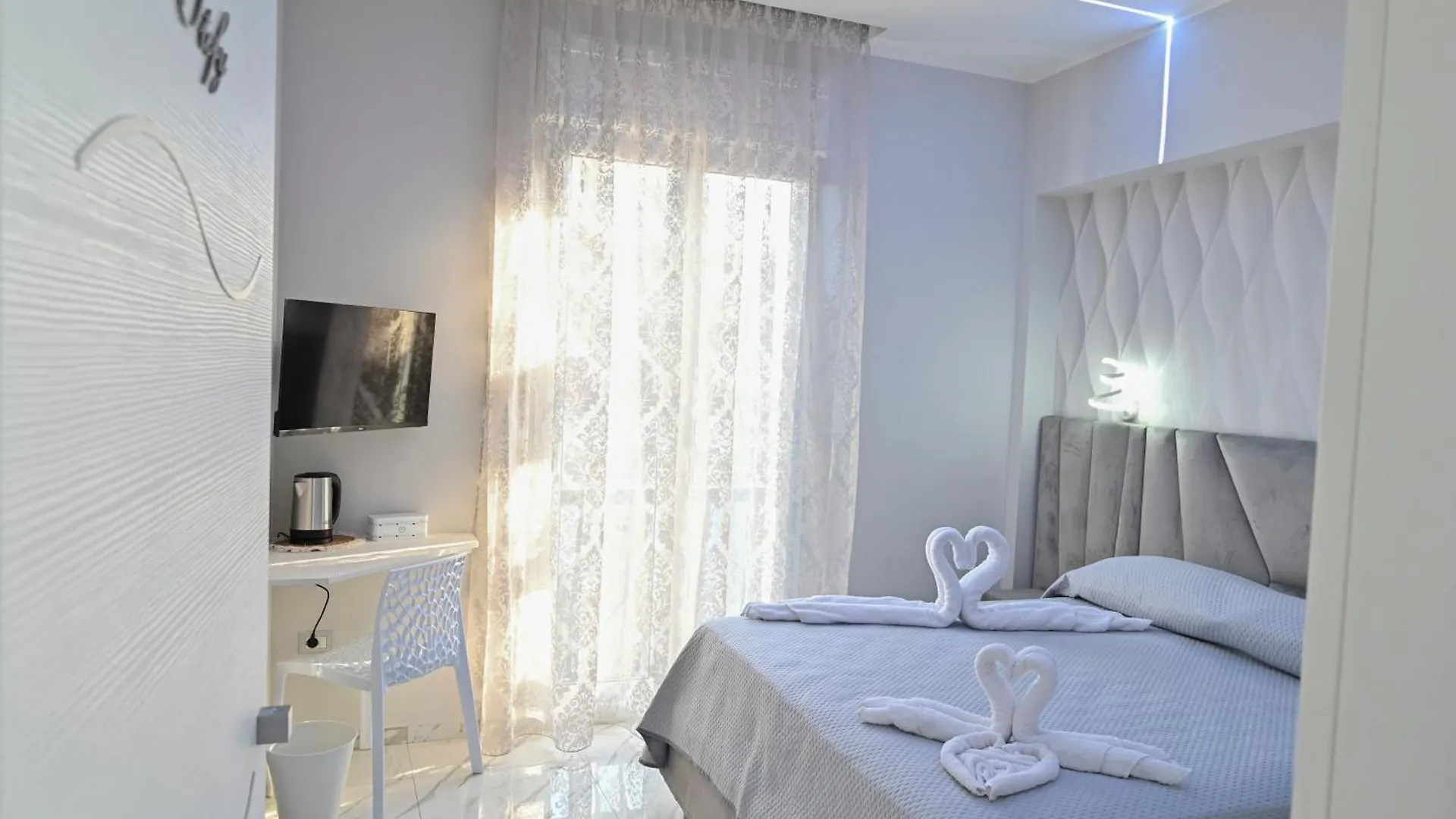 Bed and Breakfast Bebsantaniellohouse1 Neapol 0*,  Itálie