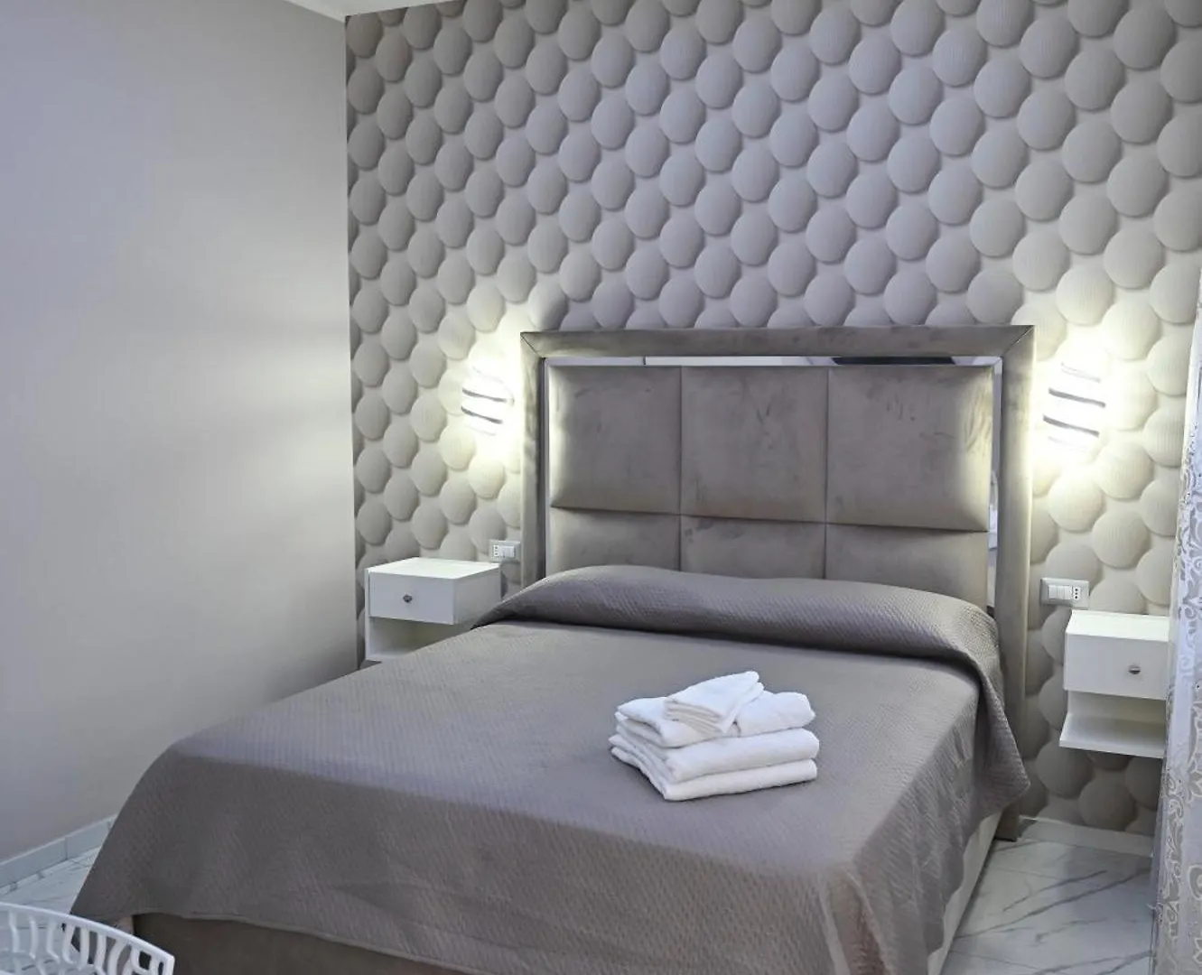 Bed and Breakfast Bebsantaniellohouse1 à Naples Couette-café