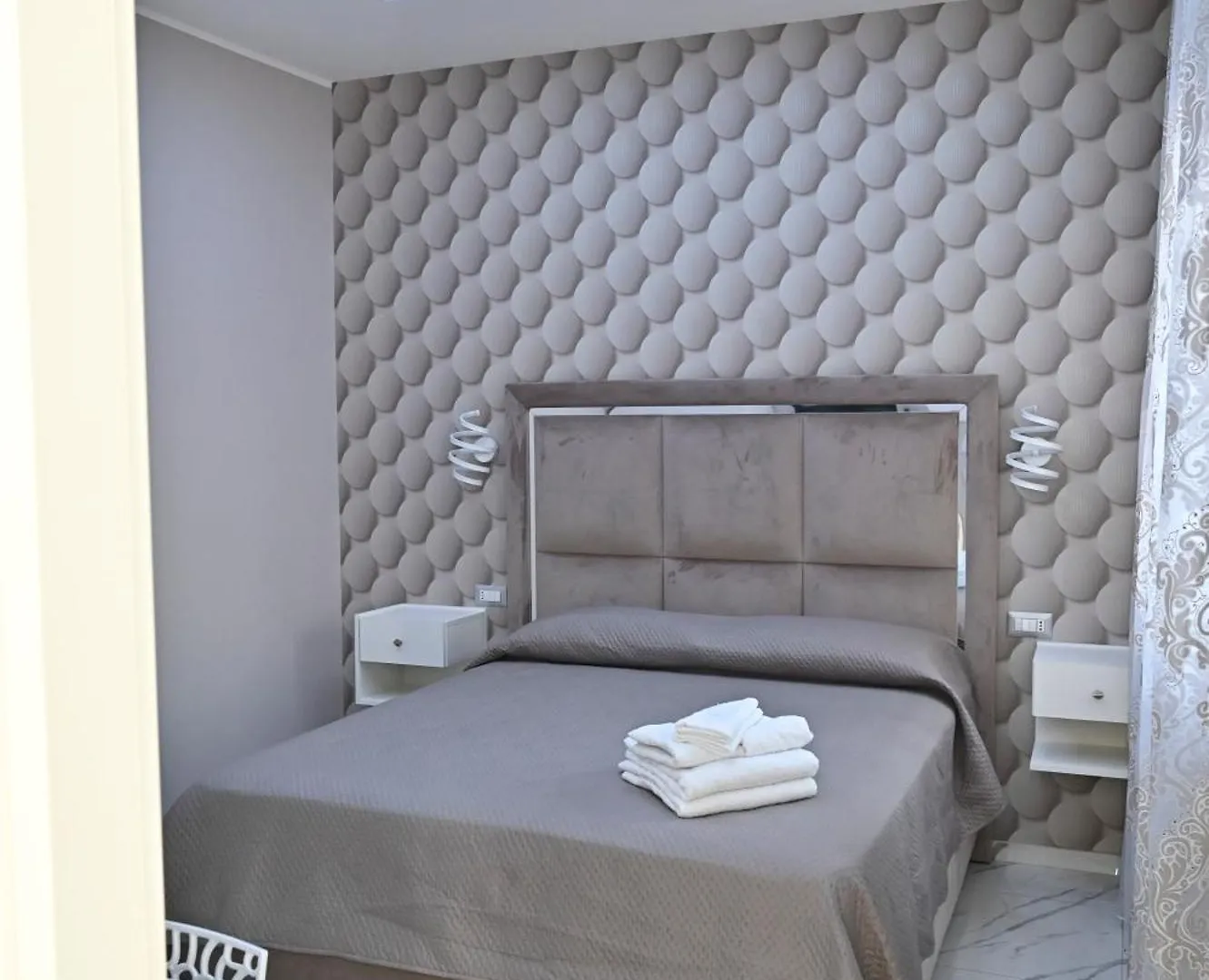 Bed and Breakfast Bebsantaniellohouse1 à Naples