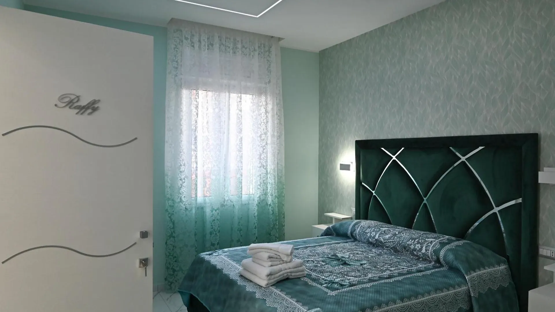 Bed and Breakfast Bebsantaniellohouse1 à Naples Couette-café