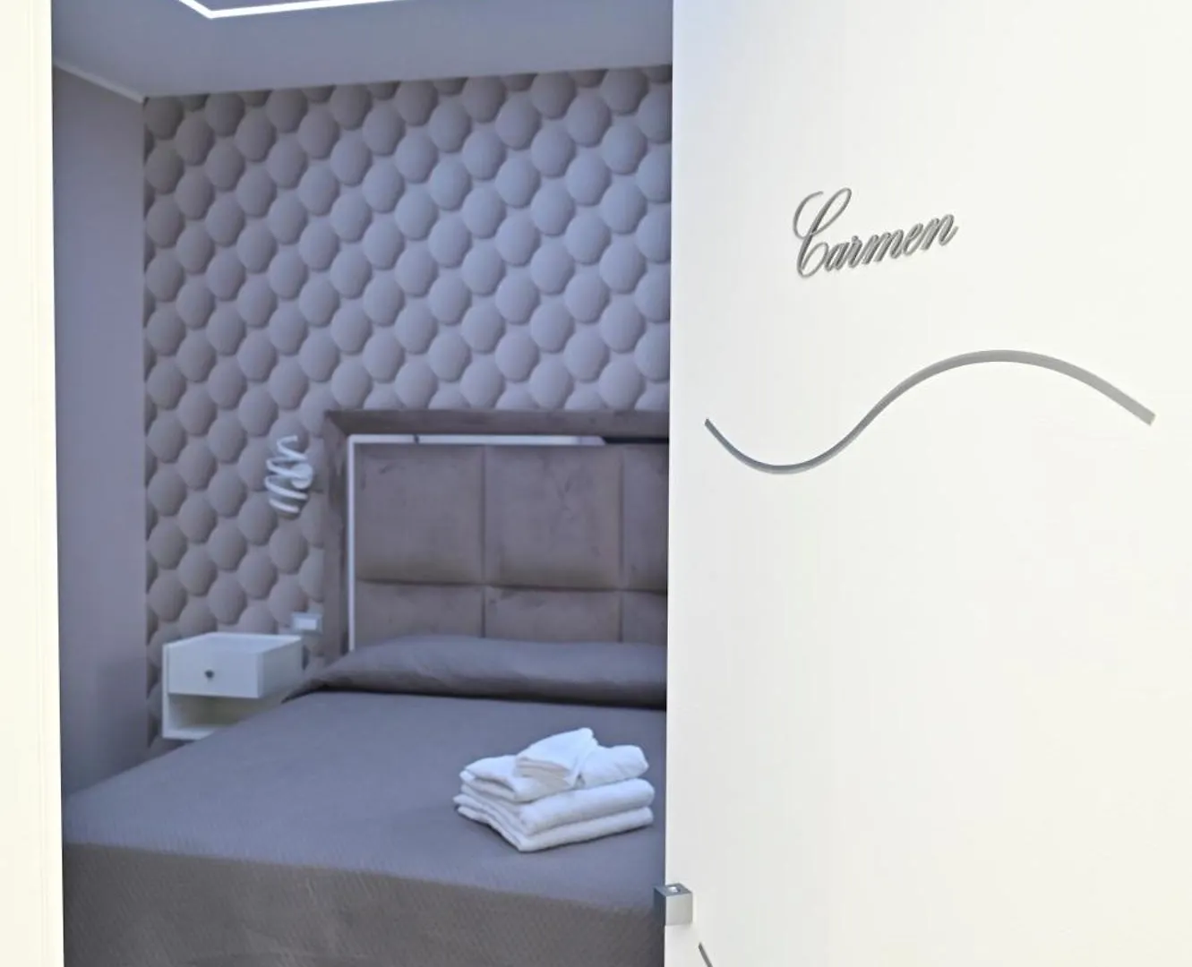 Bed and Breakfast Bebsantaniellohouse1 à Naples 0*,